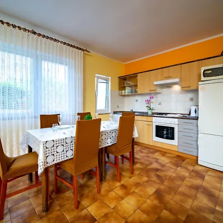 Appartamento Kastell-3 By Interhome *